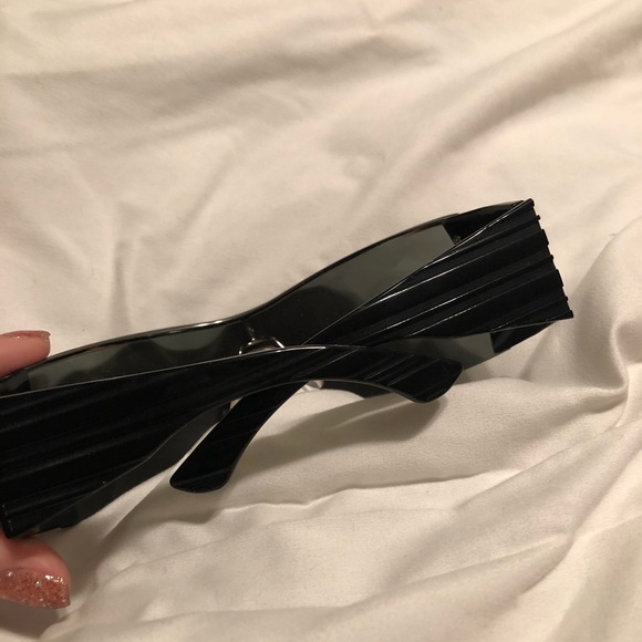 Authentic Men’s Alexander McQueen Sunglasses - Picture 4 of 8